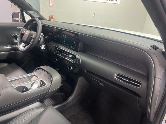 New 2026 White Hyundai Calligraphy FWD image 25