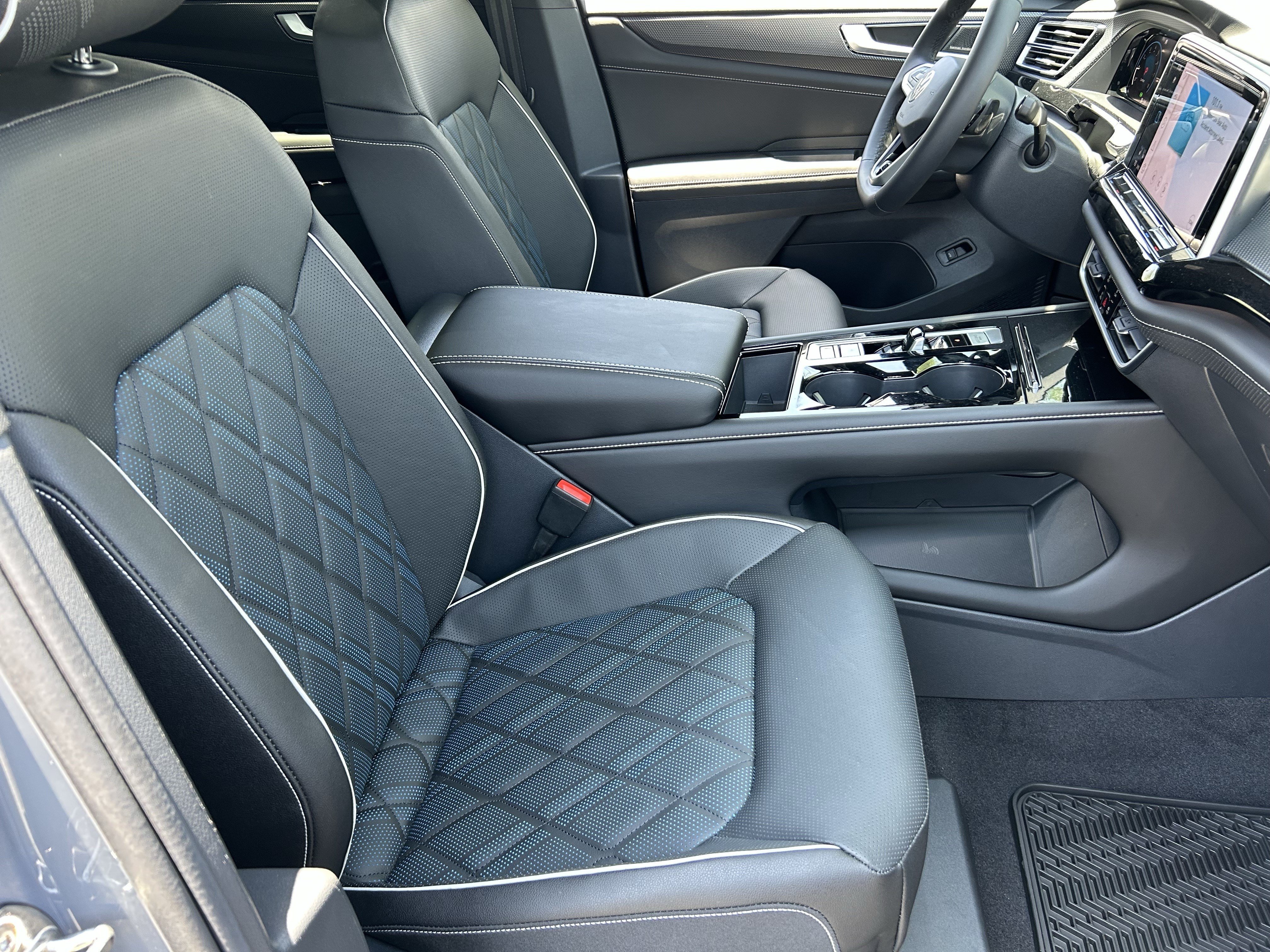 New 2026 Pure Gray Volkswagen 2.0T SEL Premium R-Line image 7