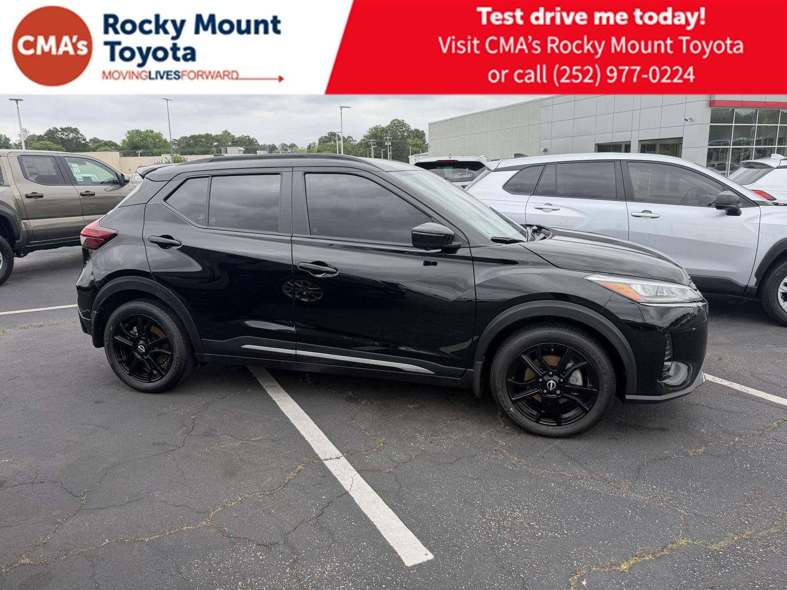 Used 2024 Super Black Nissan SR image 8