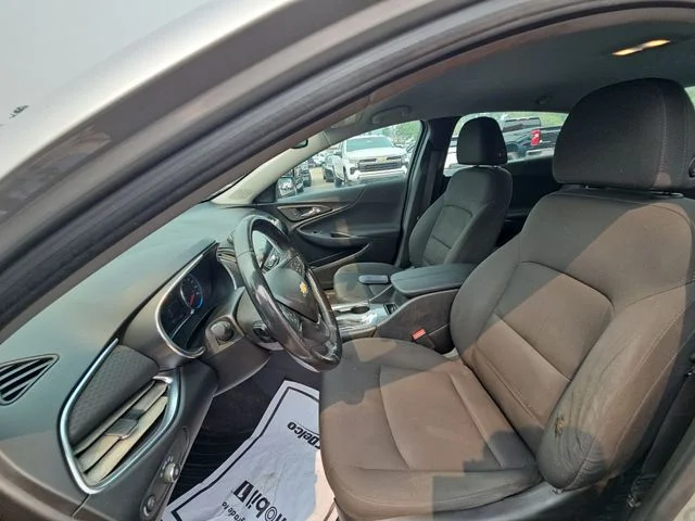 Used 2017 Silver Chevrolet LT image 21