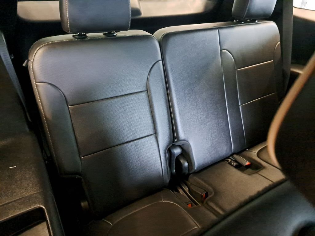 Used 2022 Red Chevrolet Premier image 30