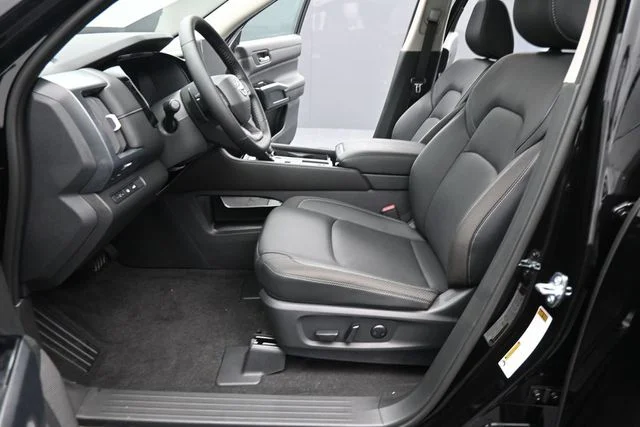 New 2026 Black Nissan SL image 28