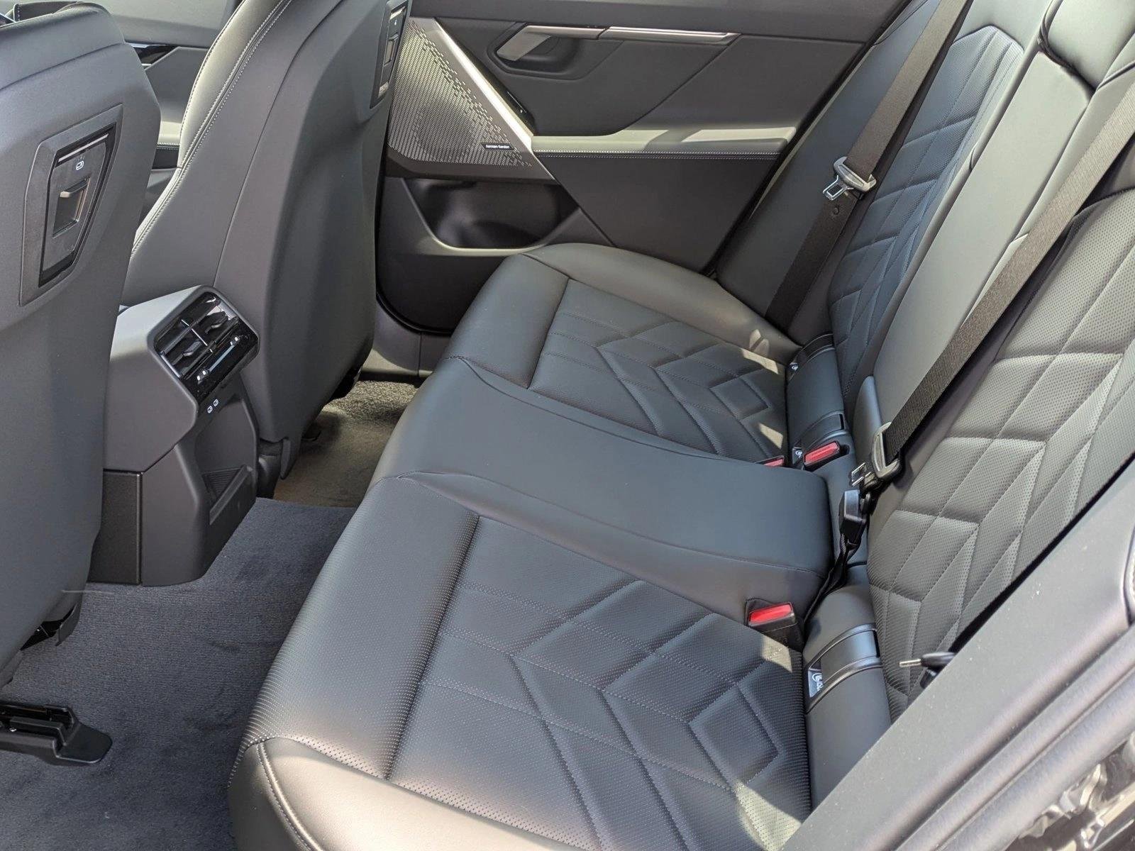 Used 2027 Dark Graphite Metallic BMW 530i xDrive image 17