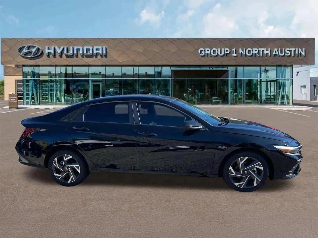 2025 Hyundai Elantra SEL - Photo 8