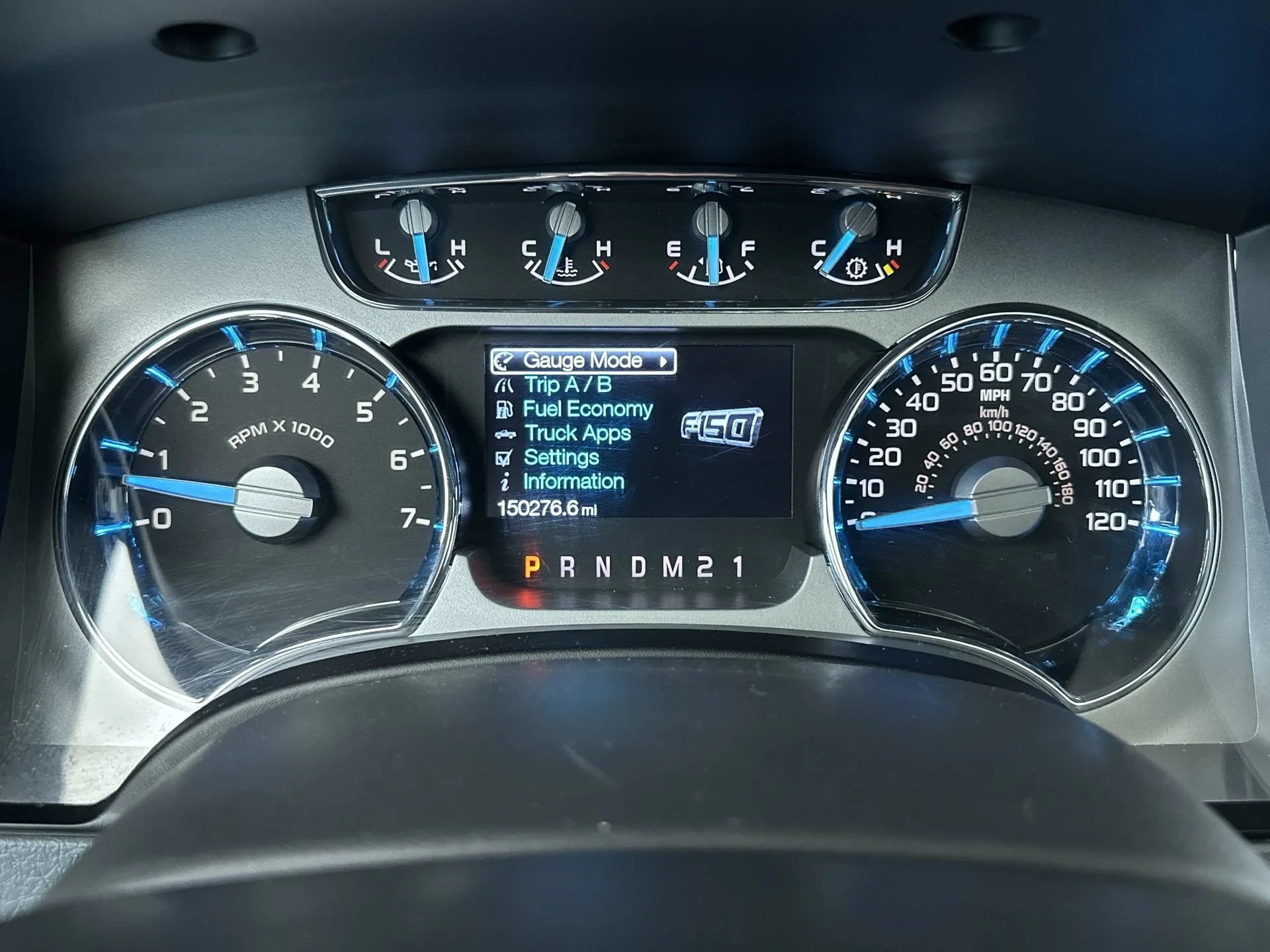 Used 2011 Ingot Silver Metallic Ford Platinum image 17
