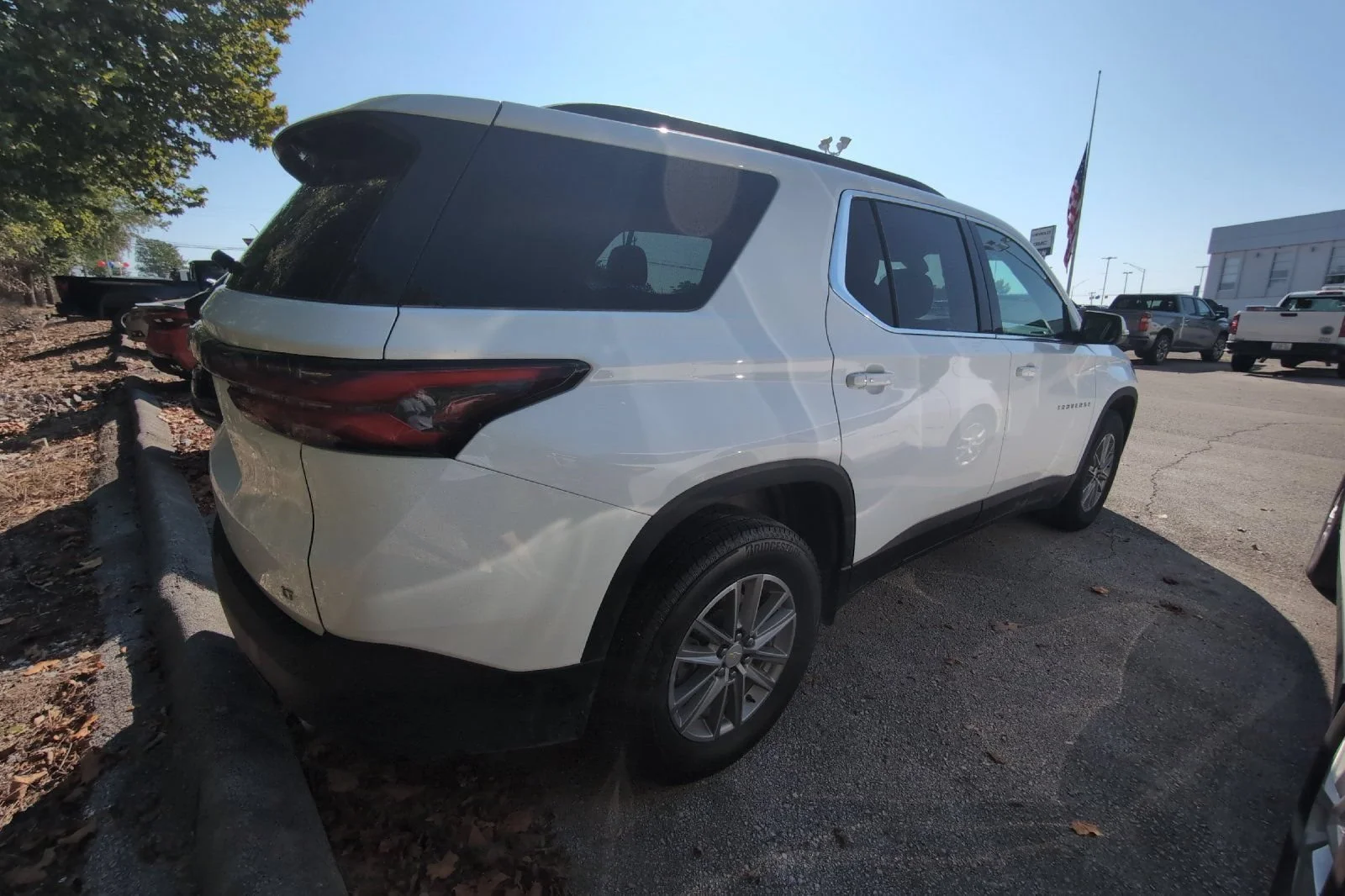 Used 2023 SUMMIT WHITE Chevrolet LT Cloth image 6