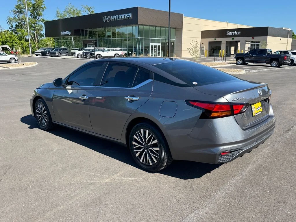 Used 2023 Gray Nissan 2.5 SV image 4