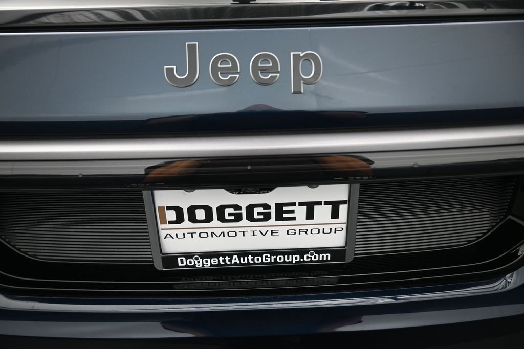 New 2026 Fathom Blue Pearl-Coat Exterior Paint (Late Availability) Jeep Limited Reserve image 12
