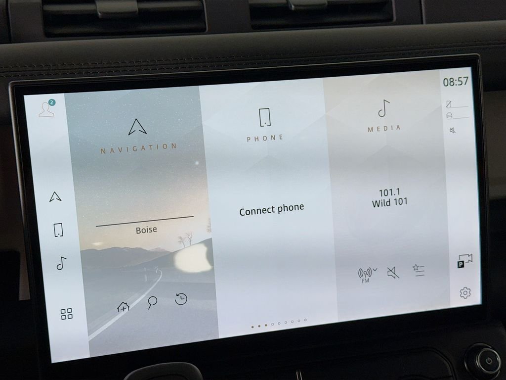 New 2026 Fuji White LAND ROVER X-Dynamic SE image 16