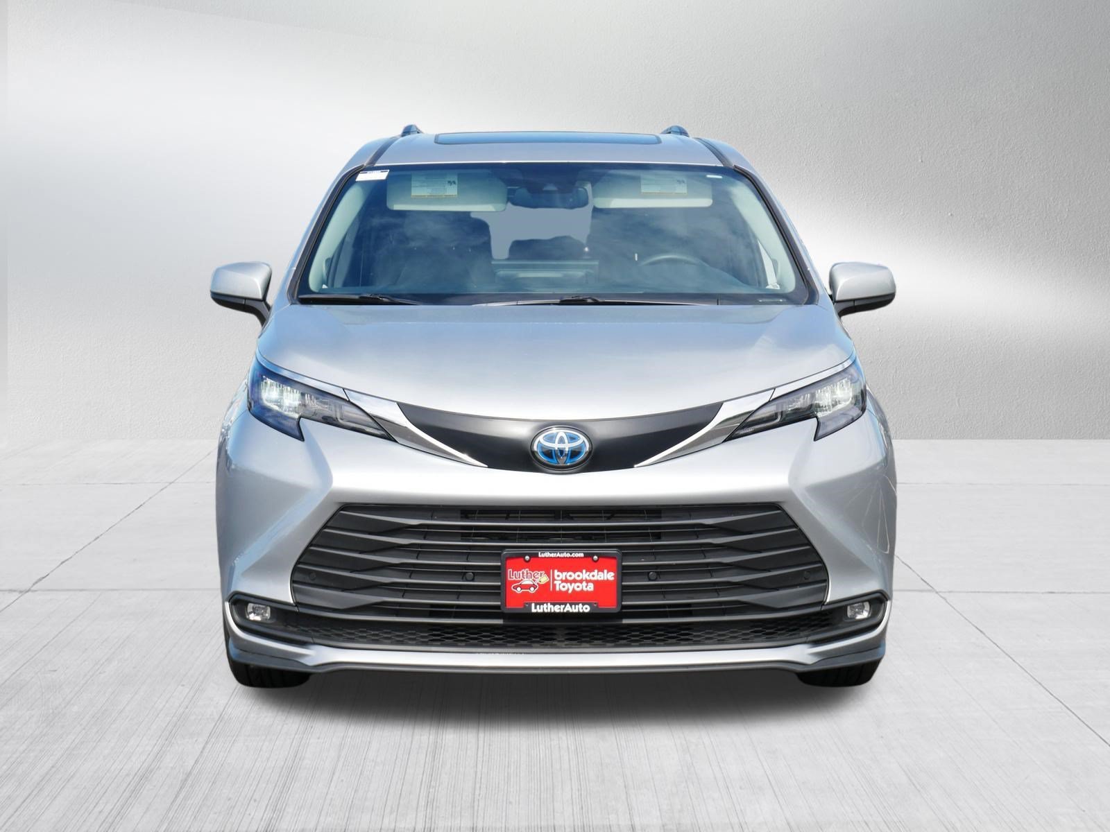 Certified 2025 Toyota Sienna XLE with VIN 5TDJSKFC4SS176741 for sale in Brooklyn Center, Minnesota