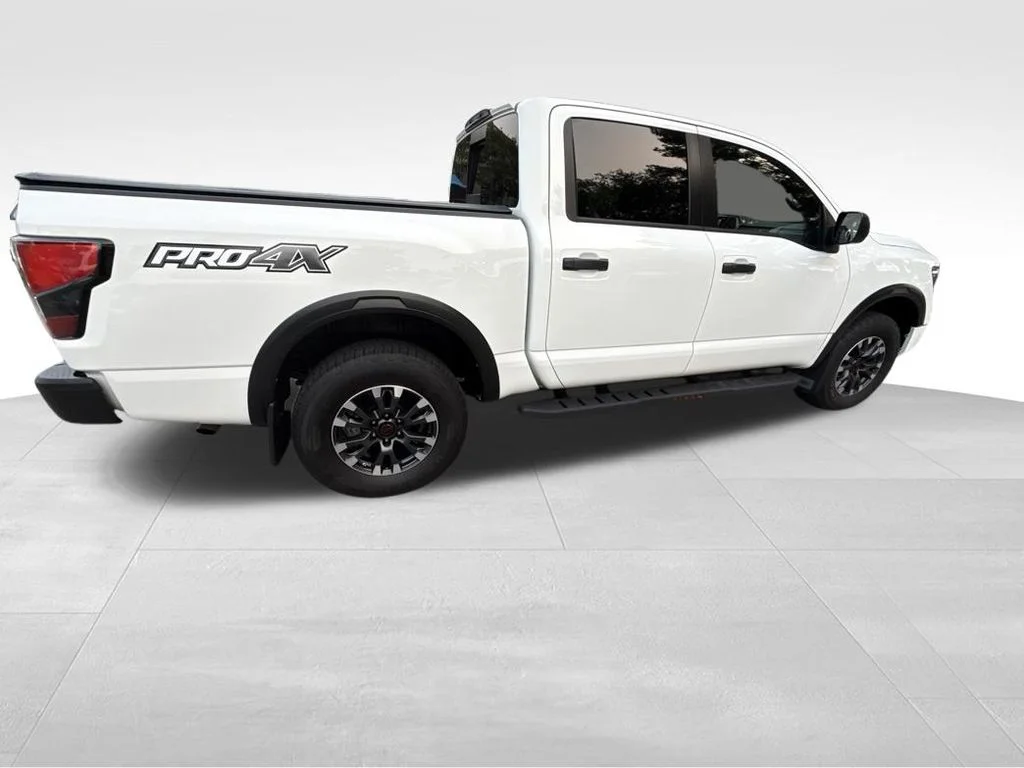 Used 2024 White Nissan PRO-4X image 10