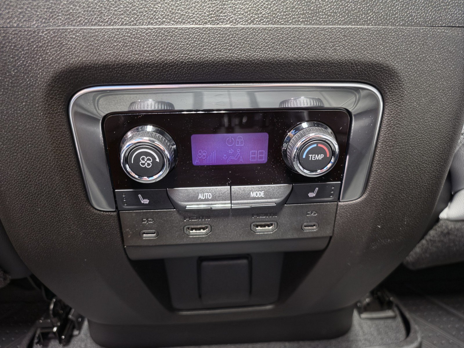 2027 Chevrolet Tahoe Premier - Photo 31