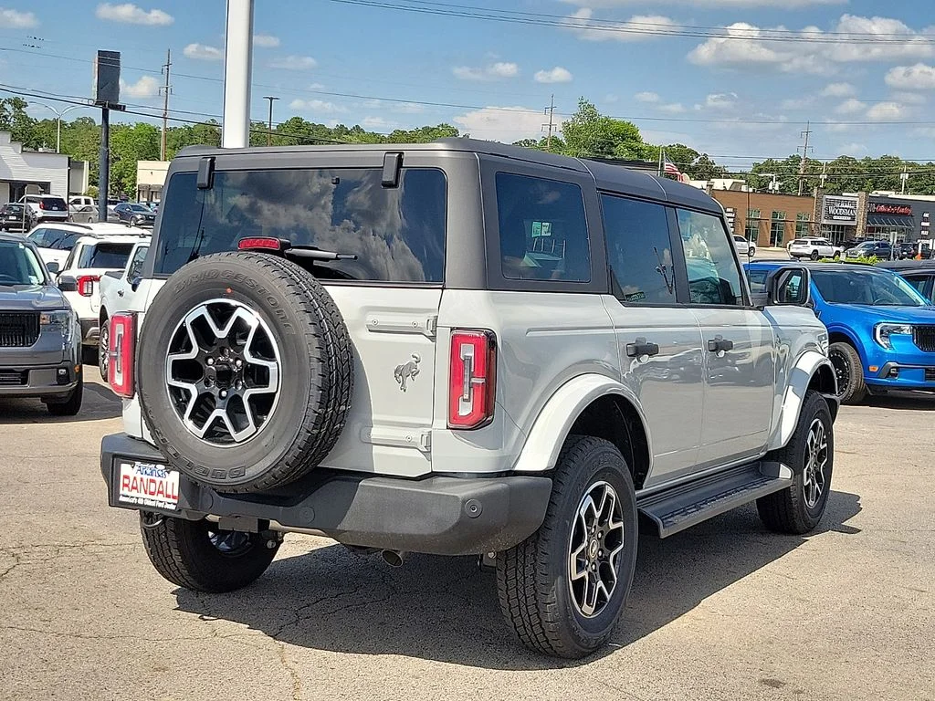 New 2026 Avalanche Gray Ford Outer Banks® image 5