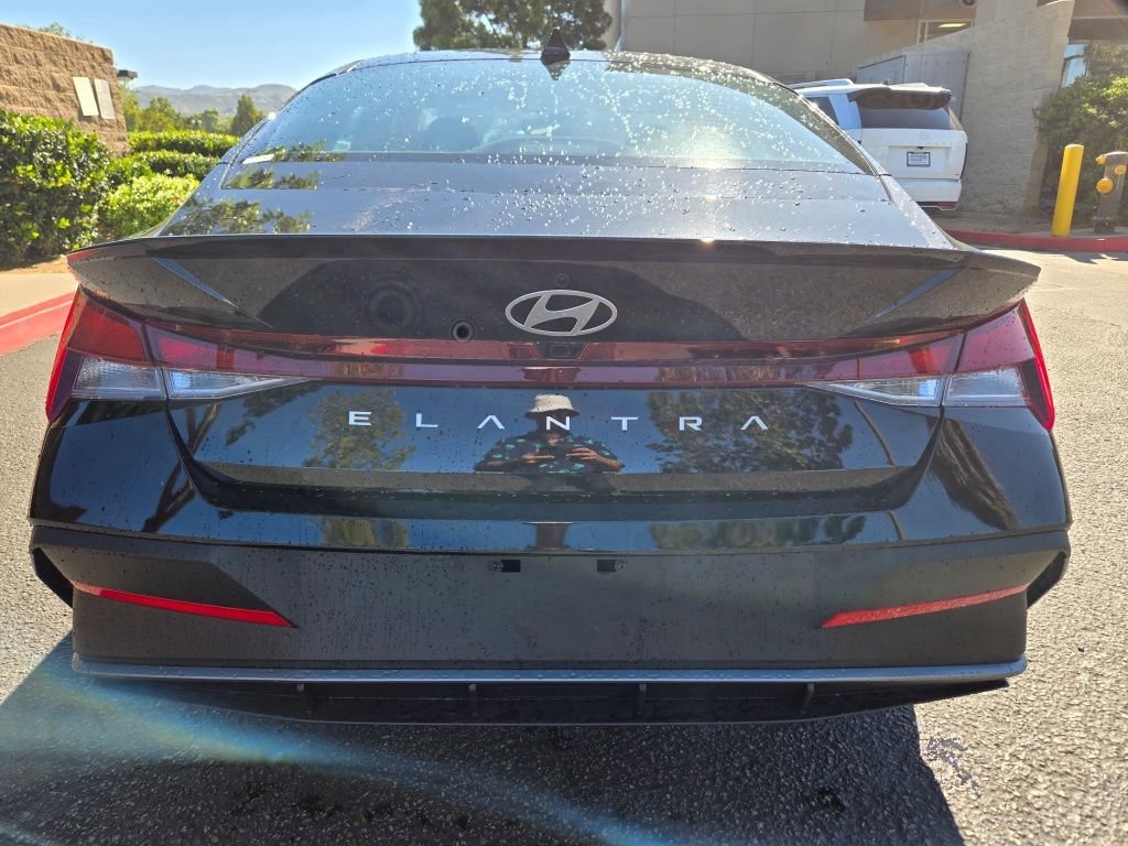 Used 2026 Black Hyundai SEL Sport image 6