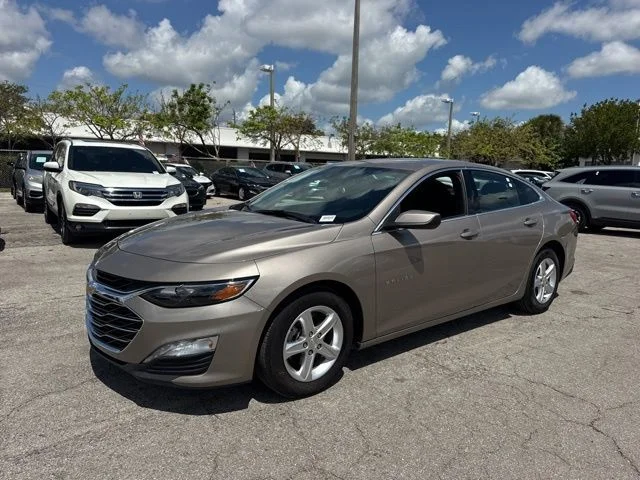 Used 2023 Gray Chevrolet LT image 12