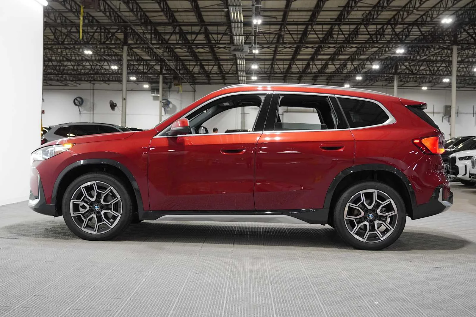 New 2026 Vegas Red Metallic BMW xDrive28i image 4