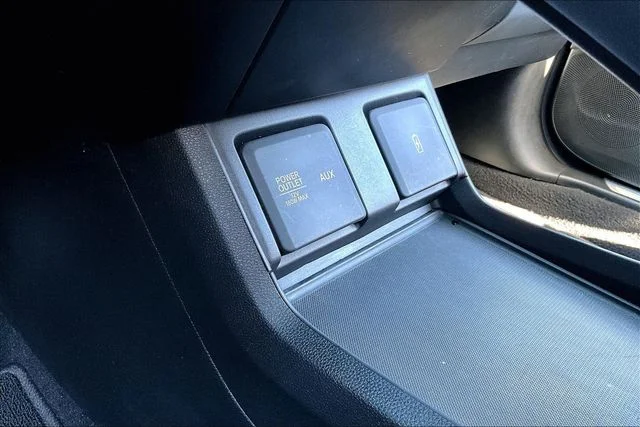 Used 2020  Acura Base image 32