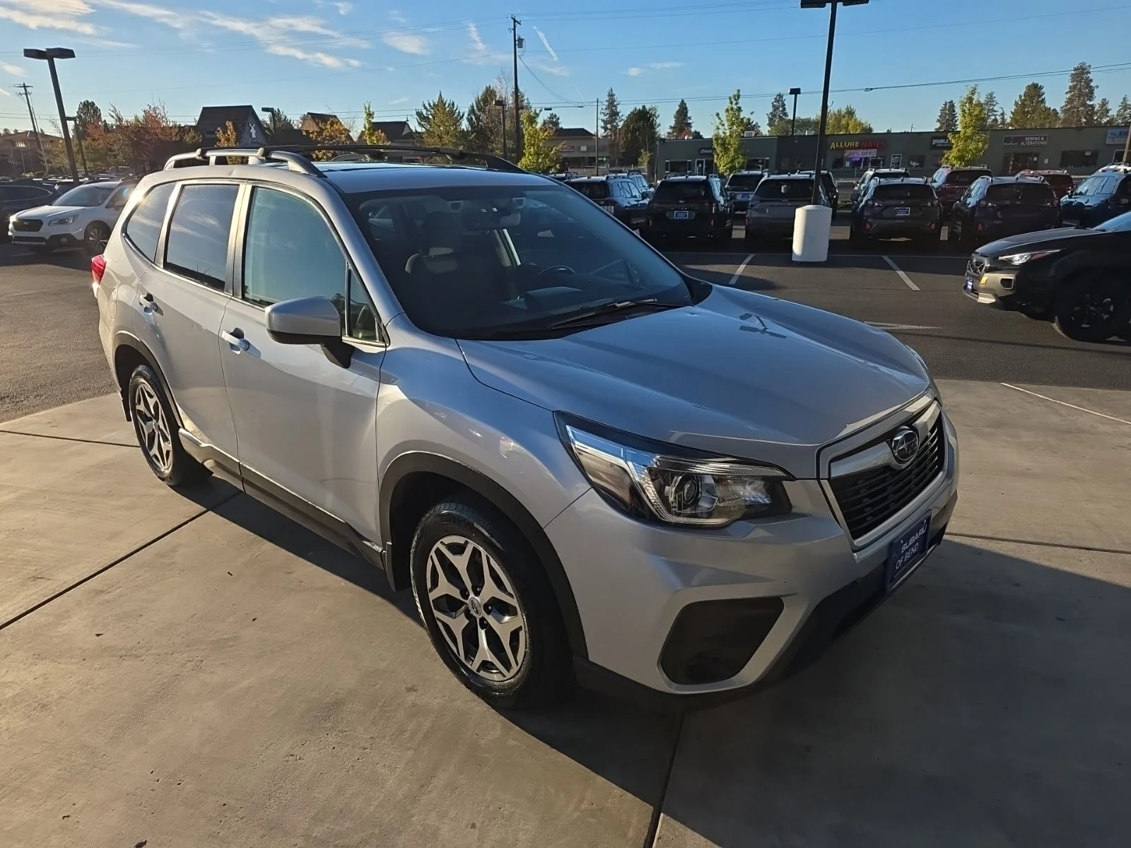 Used 2020 Ice Silver Metallic Subaru Premium image 3