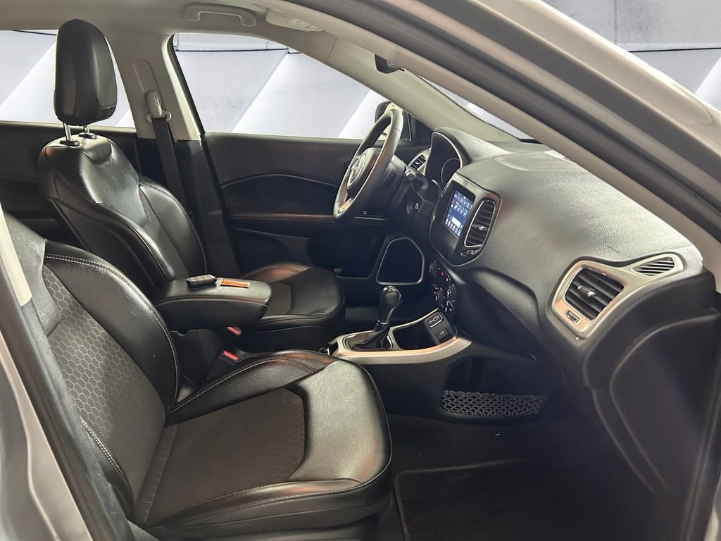 Used 2021 Silver Jeep Latitude image 13