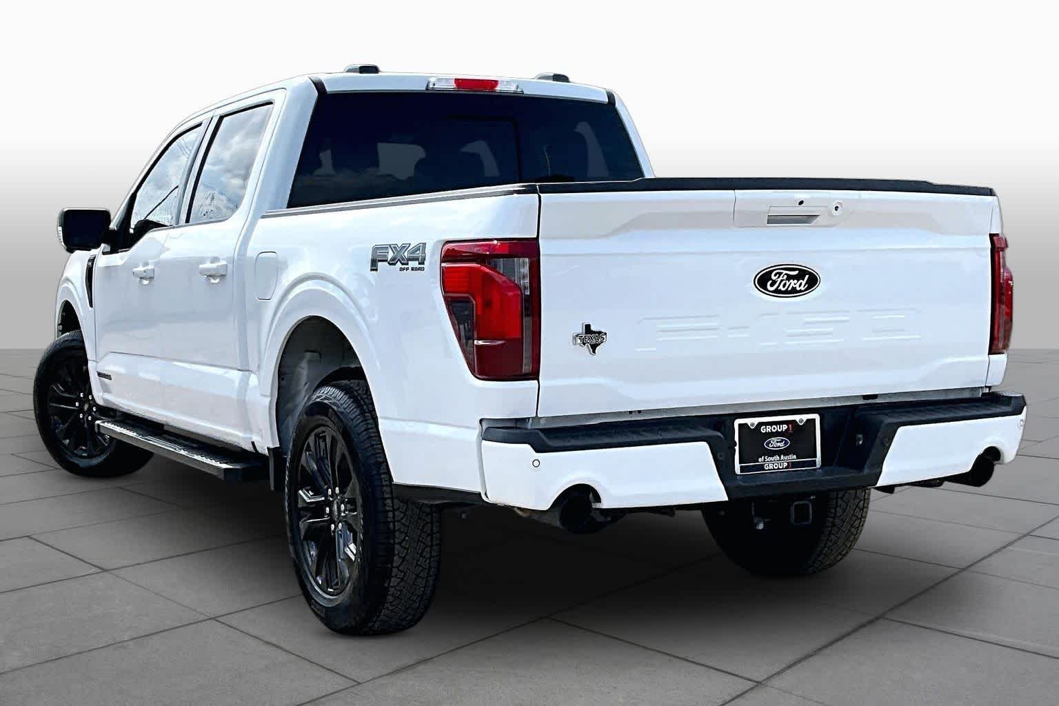 Used 2025 Oxford White Ford XLT image 12