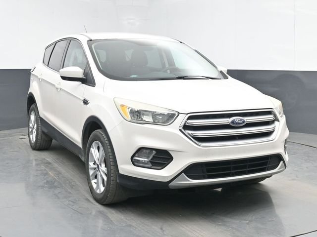 Used 2017 Ford Escape SE with VIN 1FMCU9GD9HUC84369 for sale in Morristown, TN