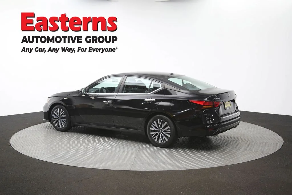 Used 2023 Black Nissan 2.5 SV image 63