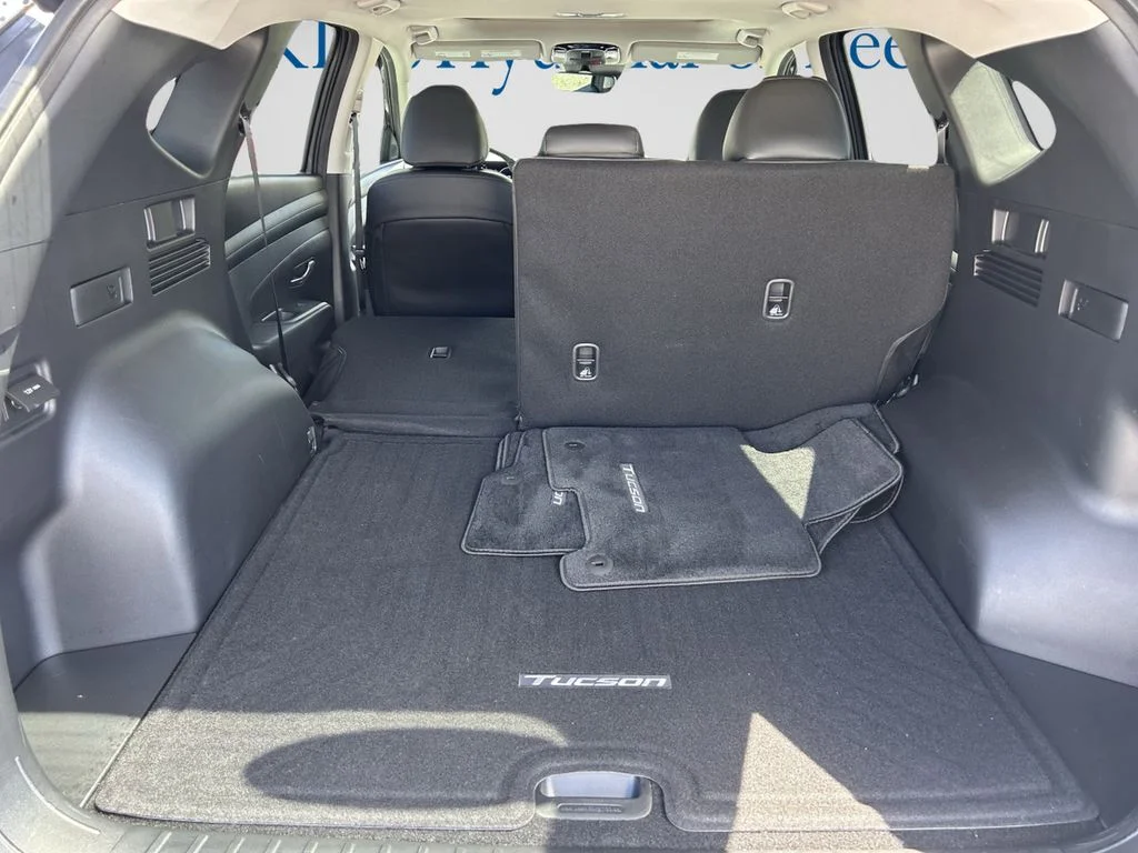 Used 2025 Gray Hyundai SEL Convenience image 15
