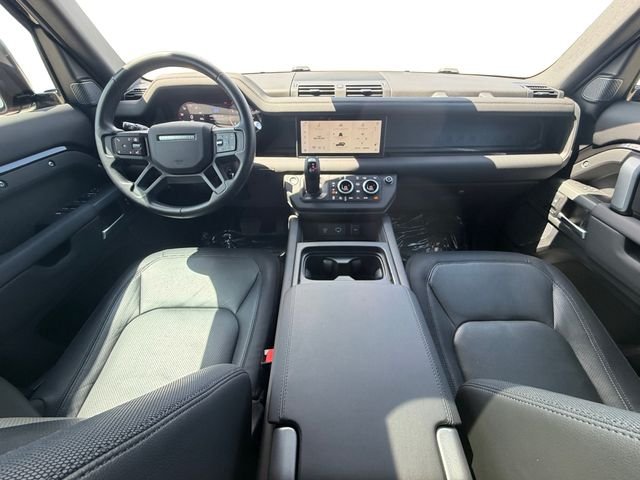 Used 2024 Black Land Rover X-Dynamic SE image 12