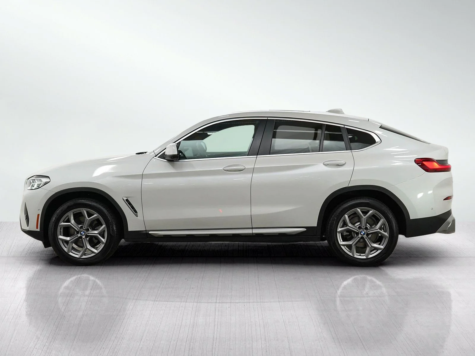Used 2024 BMW X4 30i with VIN 5UX33DT02R9X52653 for sale in Wayzata, Minnesota