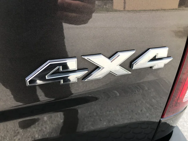 Used 2018 Granite Crystal Metallic Clearcoat Ram Laramie image 10