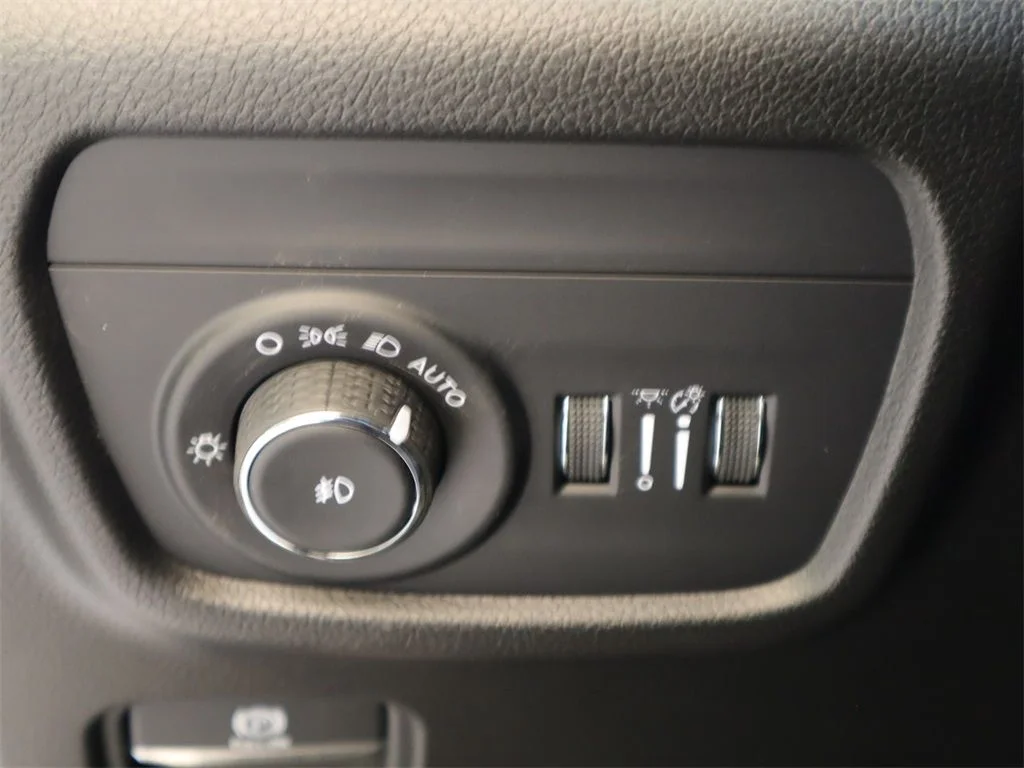 2023 Jeep Grand Cherokee Overland - Photo 19