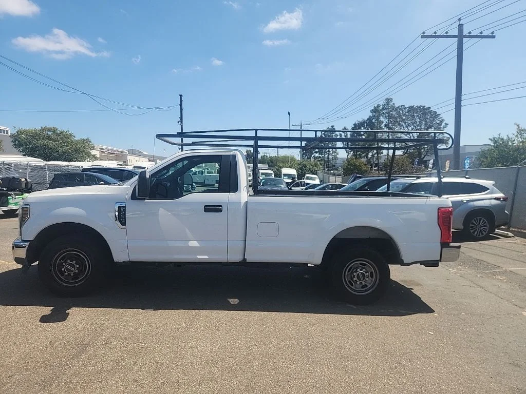 Used 2018 White Ford XL image 9
