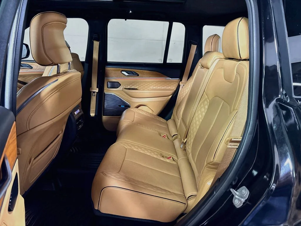 Used 2023 Black Jeep Summit Reserve image 21