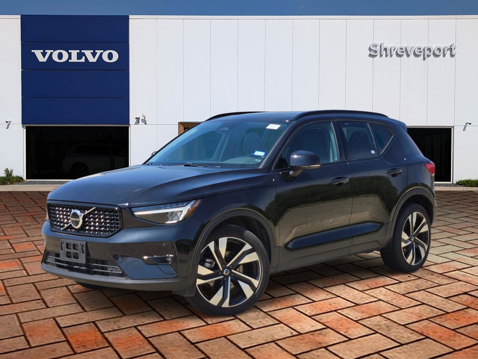 Used 2025 Black Volvo Plus Dark Theme image 1
