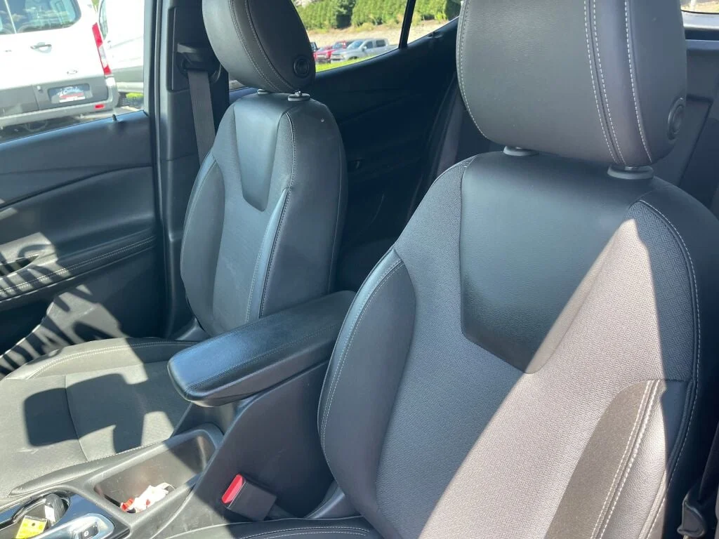 Certified Used 2022 Ebony Twilight Metallic Buick Select image 8