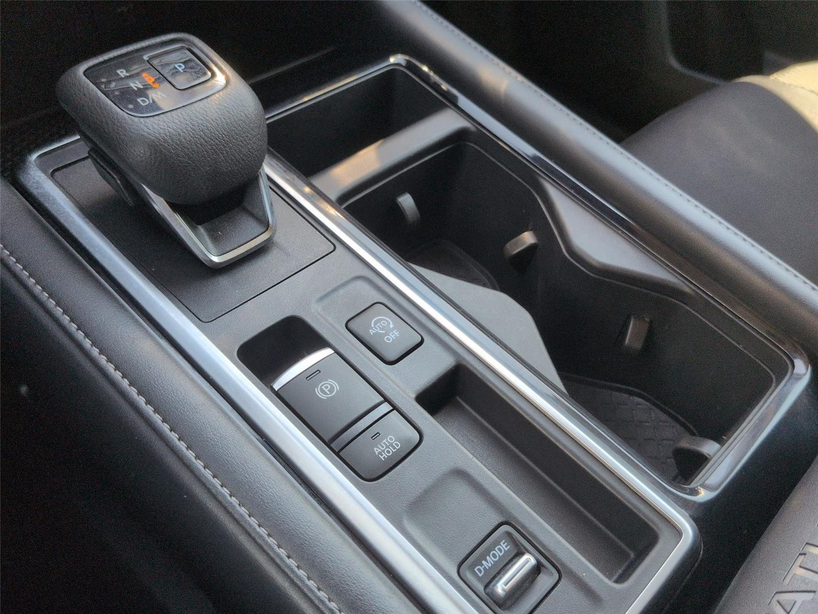 Used 2024  NISSAN SV image 29