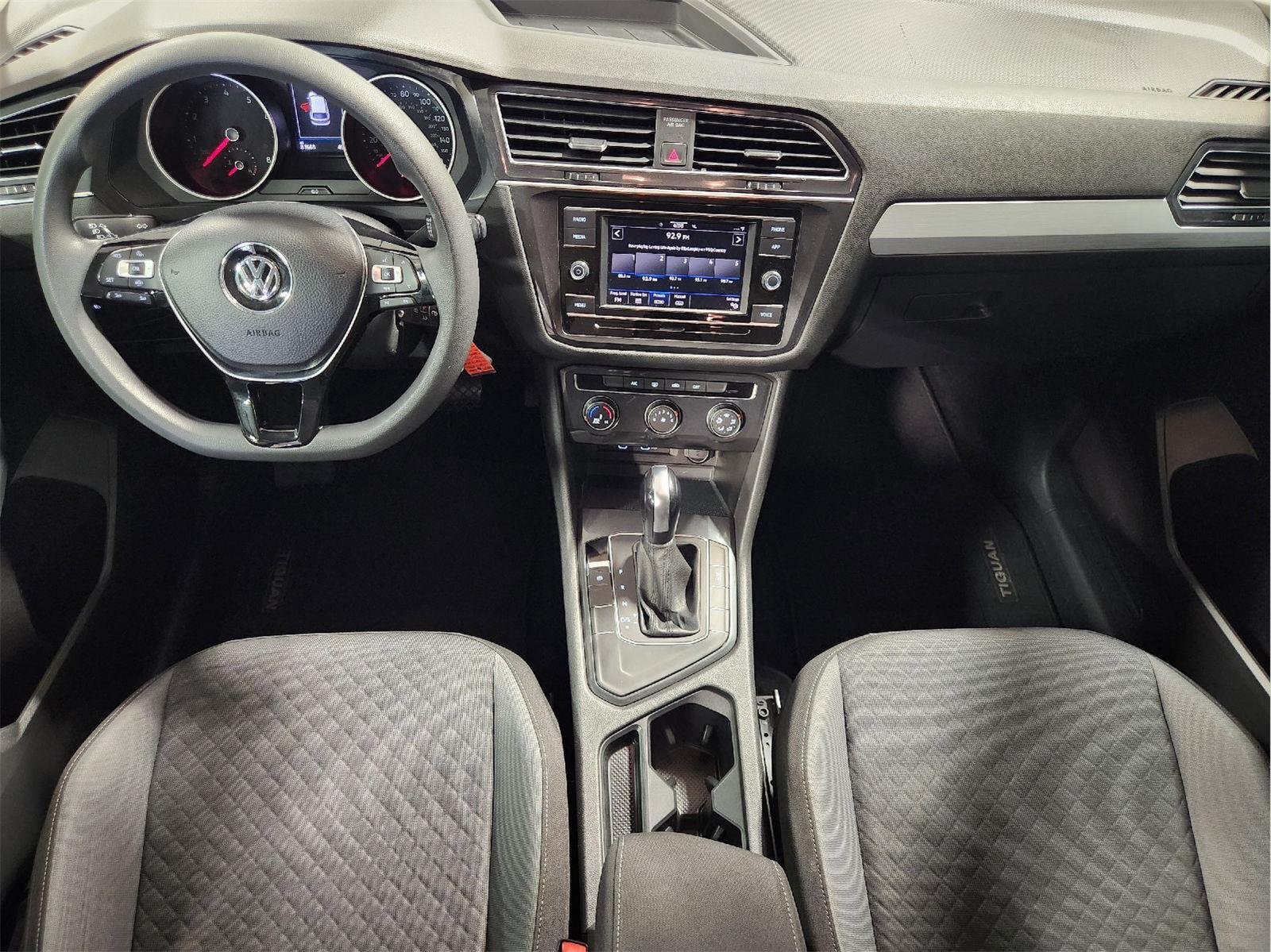 2020 Volkswagen Tiguan photo 24 of 32