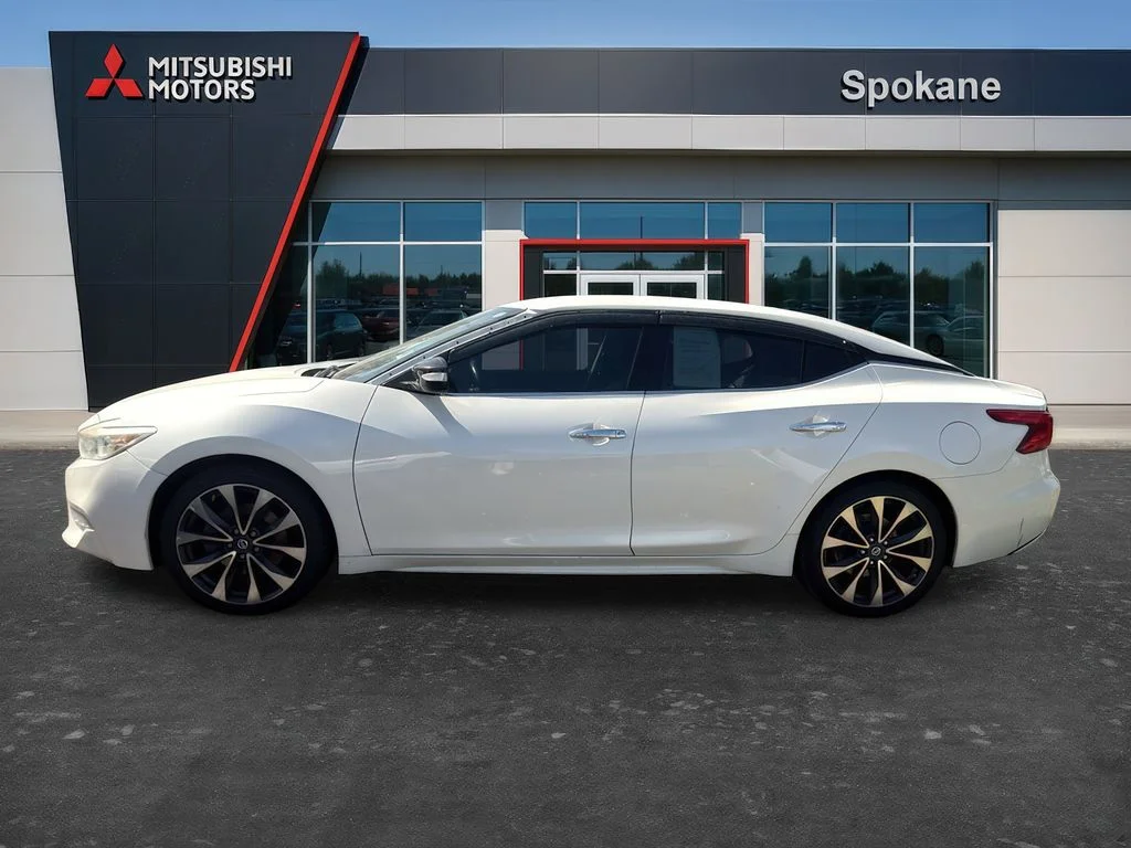 Used 2016 Pearl White Nissan 3.5 SR image 3