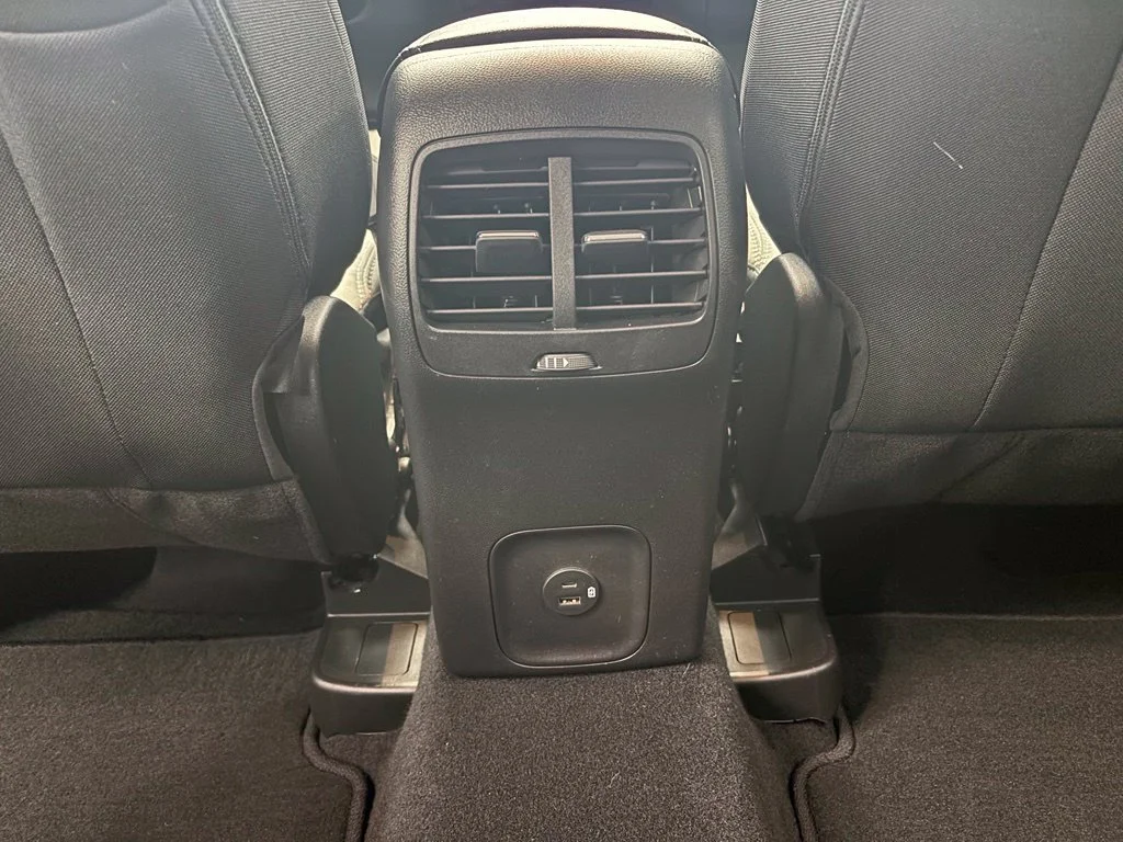 Used 2022 Gray Ford SE image 36