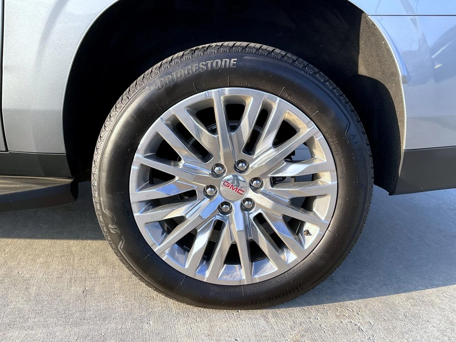 Used 2025 Silver GMC Denali image 24