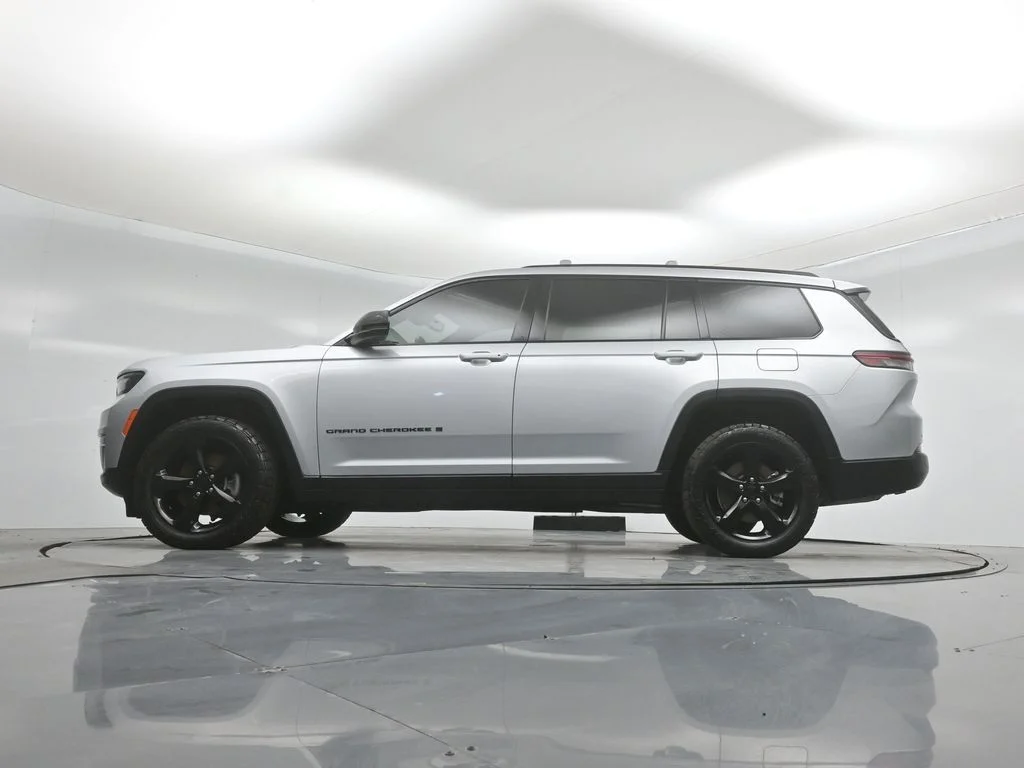 Certified Used 2021 Silver Jeep Altitude image 50