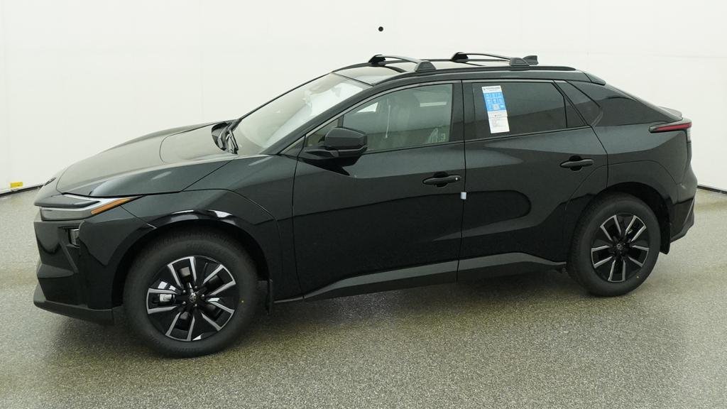 New 2026 Midnight Black Metallic Toyota XLE image 5
