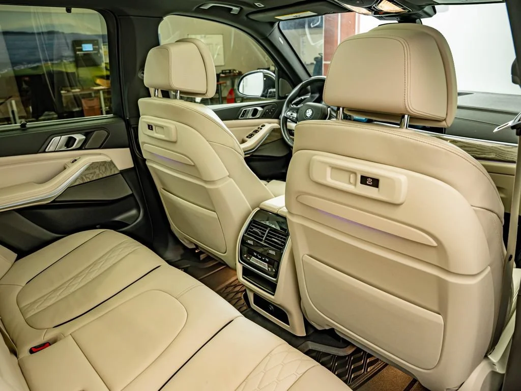Used 2019 Arctic Gray Metallic BMW xDrive40i image 40