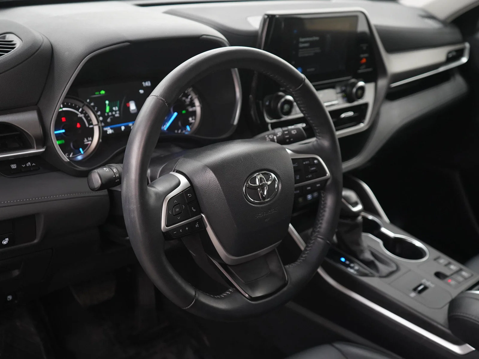 Used 2025 Black Toyota Hybrid XLE AWD (Natl) image 22