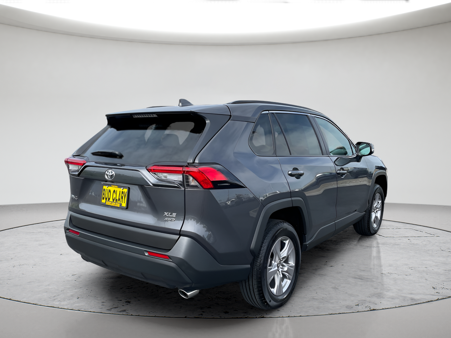 2025 Toyota RAV4 XLE - Photo 3