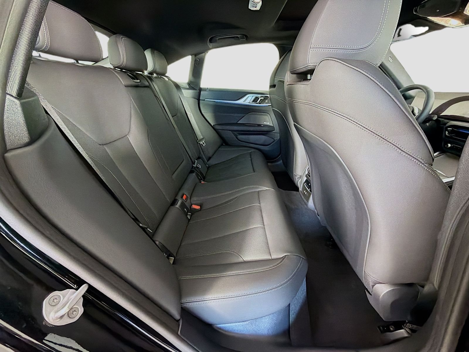 New 2026 Black Sapphire Metallic BMW xDrive40 image 29