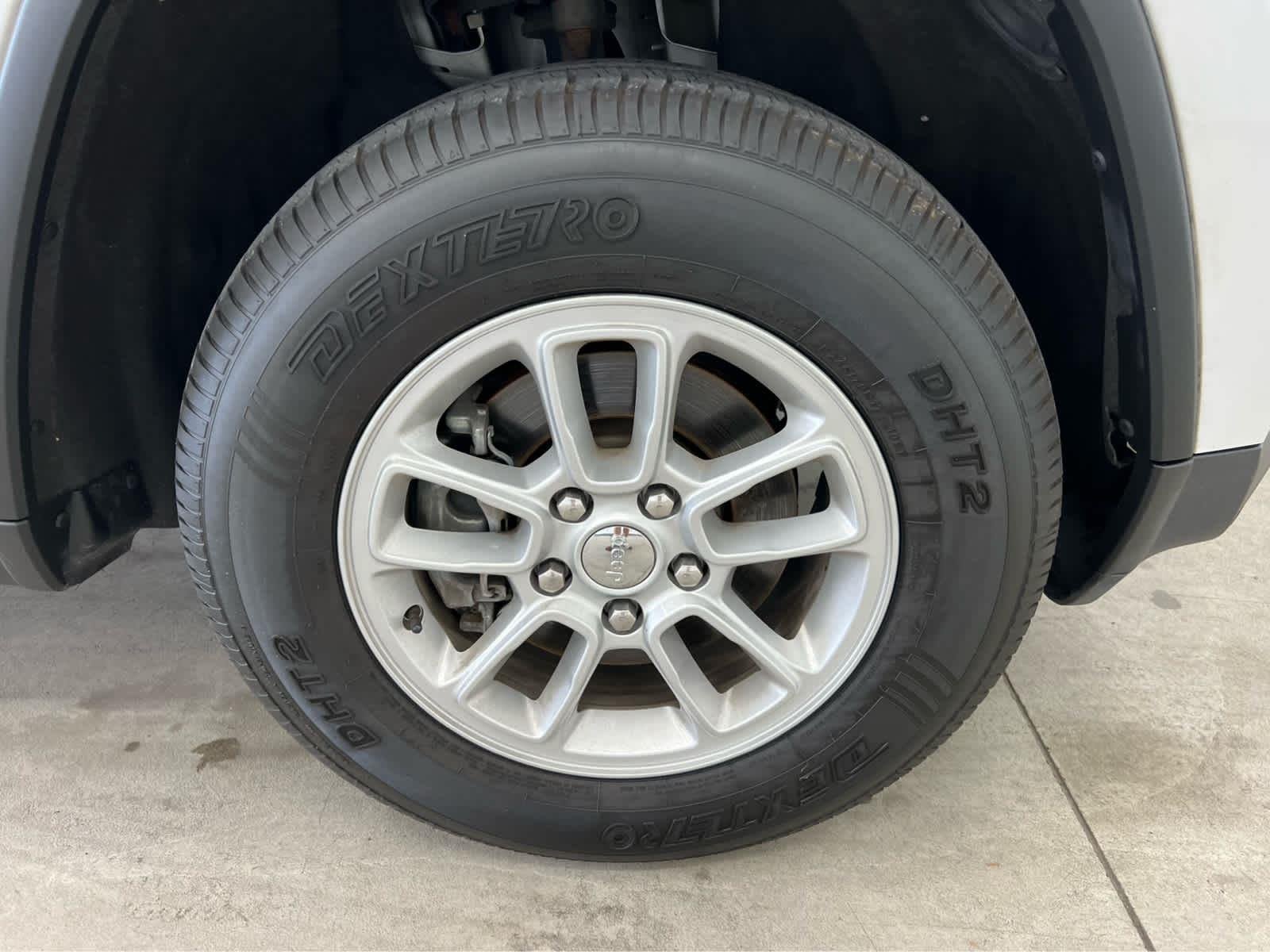 Used 2015 Bright White Clearcoat Jeep Laredo image 15