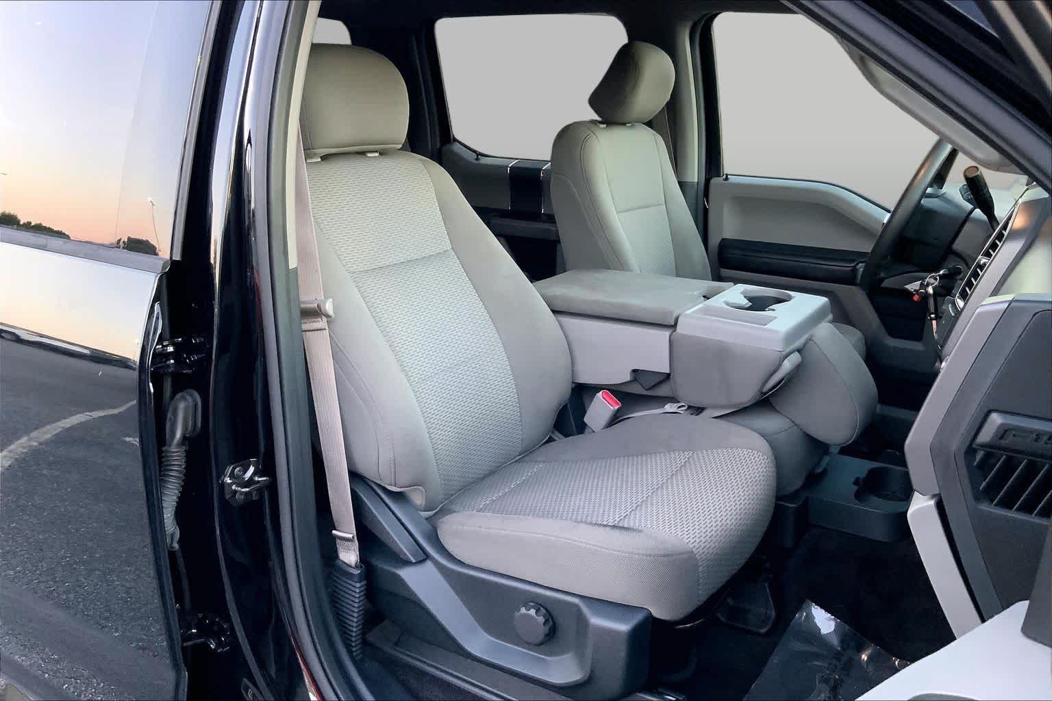 Used 2017 Shadow Black Ford XLT image 8