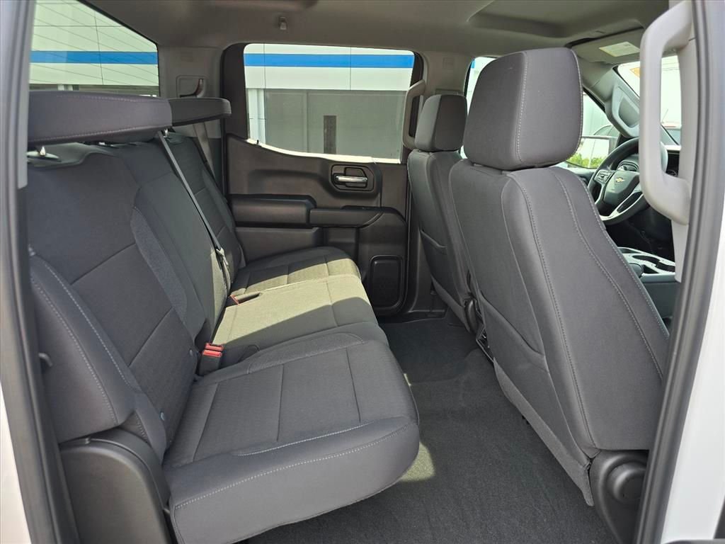 Used 2025 White Chevrolet Custom image 13