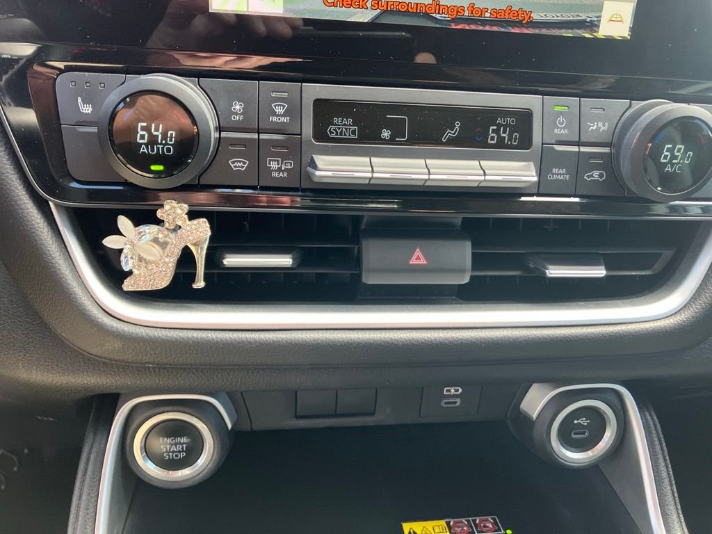 Used 2024 Silver Toyota XLE image 19